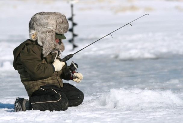 ice-fishing-minnestay.jpg